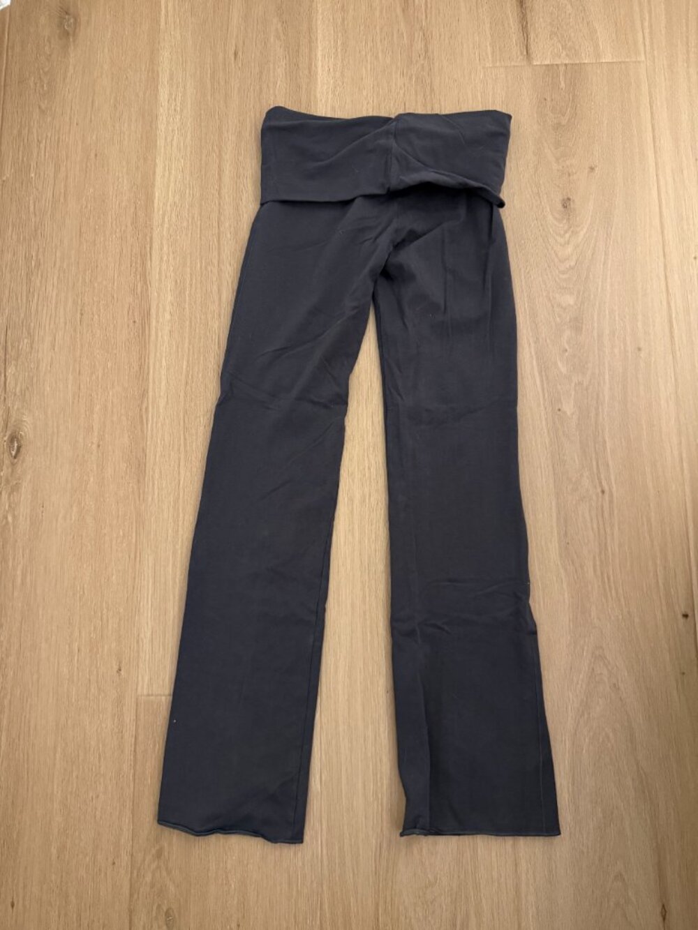 SKIMS Cotton Jersey Foldover Pant (Ash, size M) - Picture 6 of 9